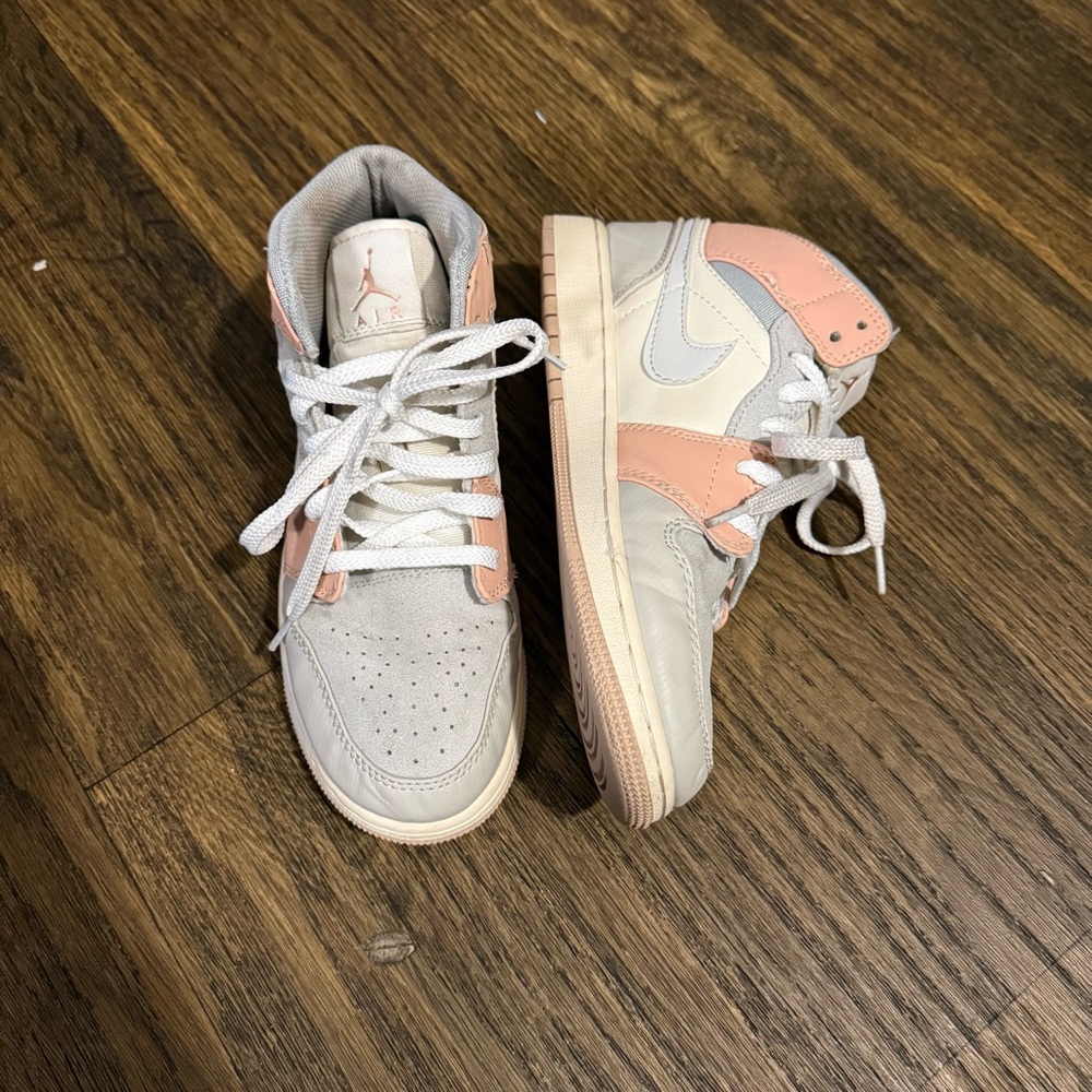 Nike Air Jordan 1 Mid Milan Size 8 Men Sneakers